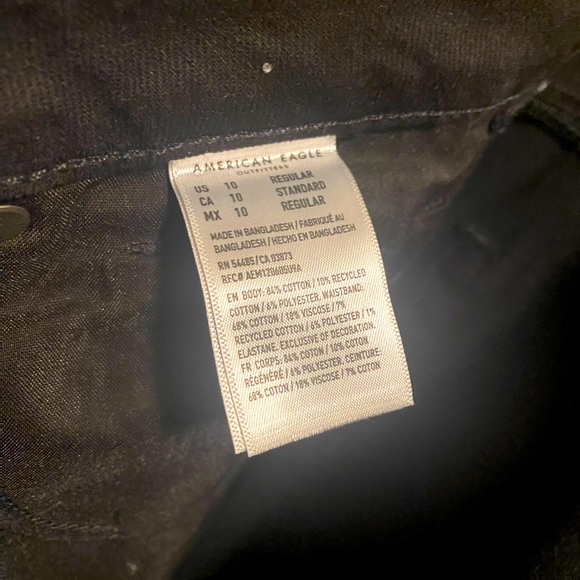 Size 10, American Eagle, Black Distress Jeans, Never worn - Picture 6 of 7